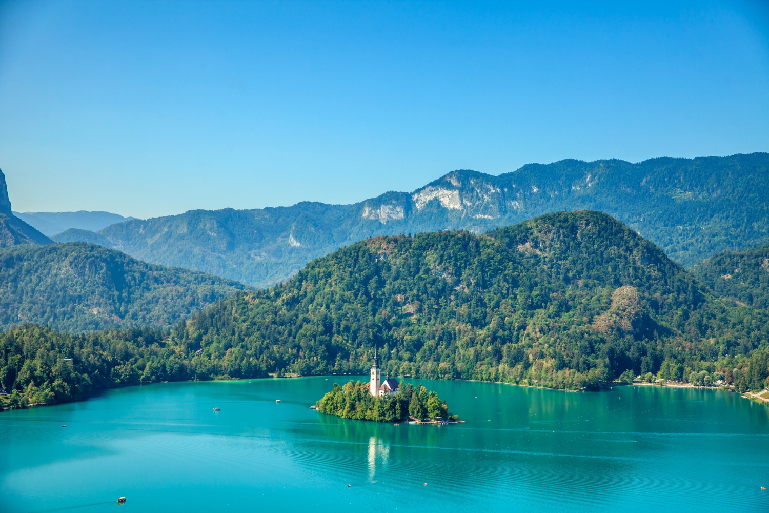 about-image-island-on-the-lake