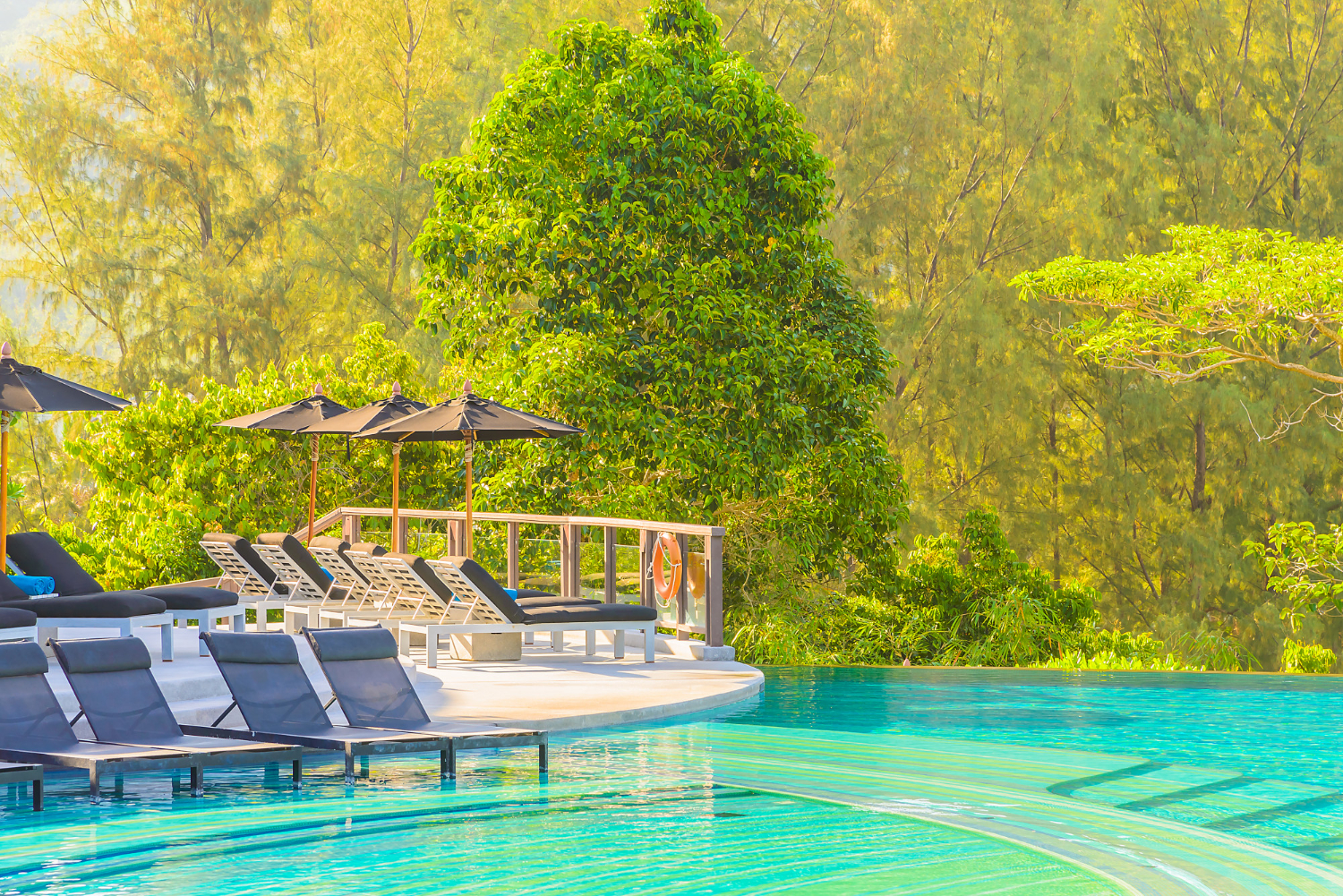 gallery-image-poolside
